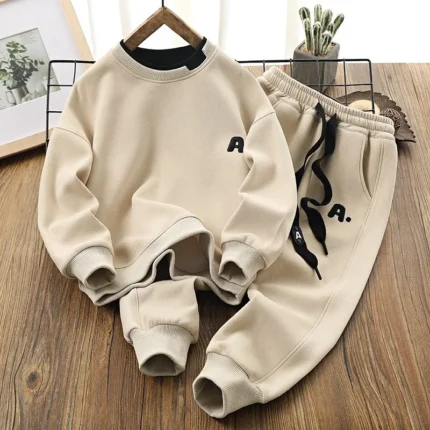 Boys 2-Piece Autumn and Winter Outfit